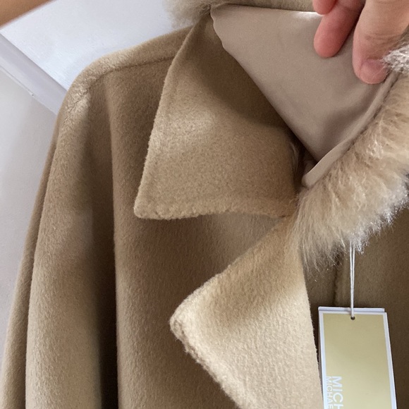 Michael Kors 100% wool cape. OS - Picture 5 of 13